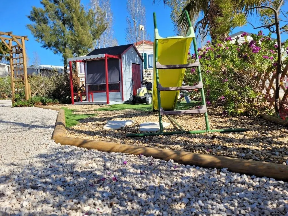 Campsite Mobil Home, Jacuzzi, Velos, Barbecue Et Mer Et Plage A 300M Hyeres